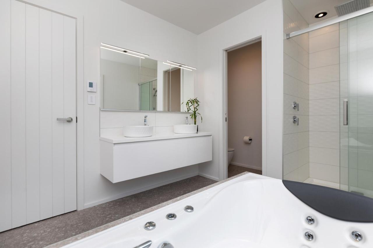 Oakura Beach Front Apartments מראה חיצוני תמונה