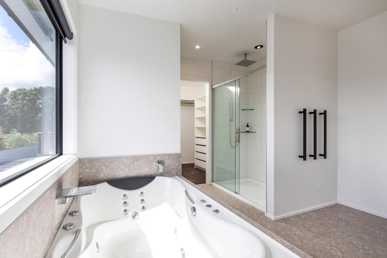 Oakura Beach Front Apartments מראה חיצוני תמונה