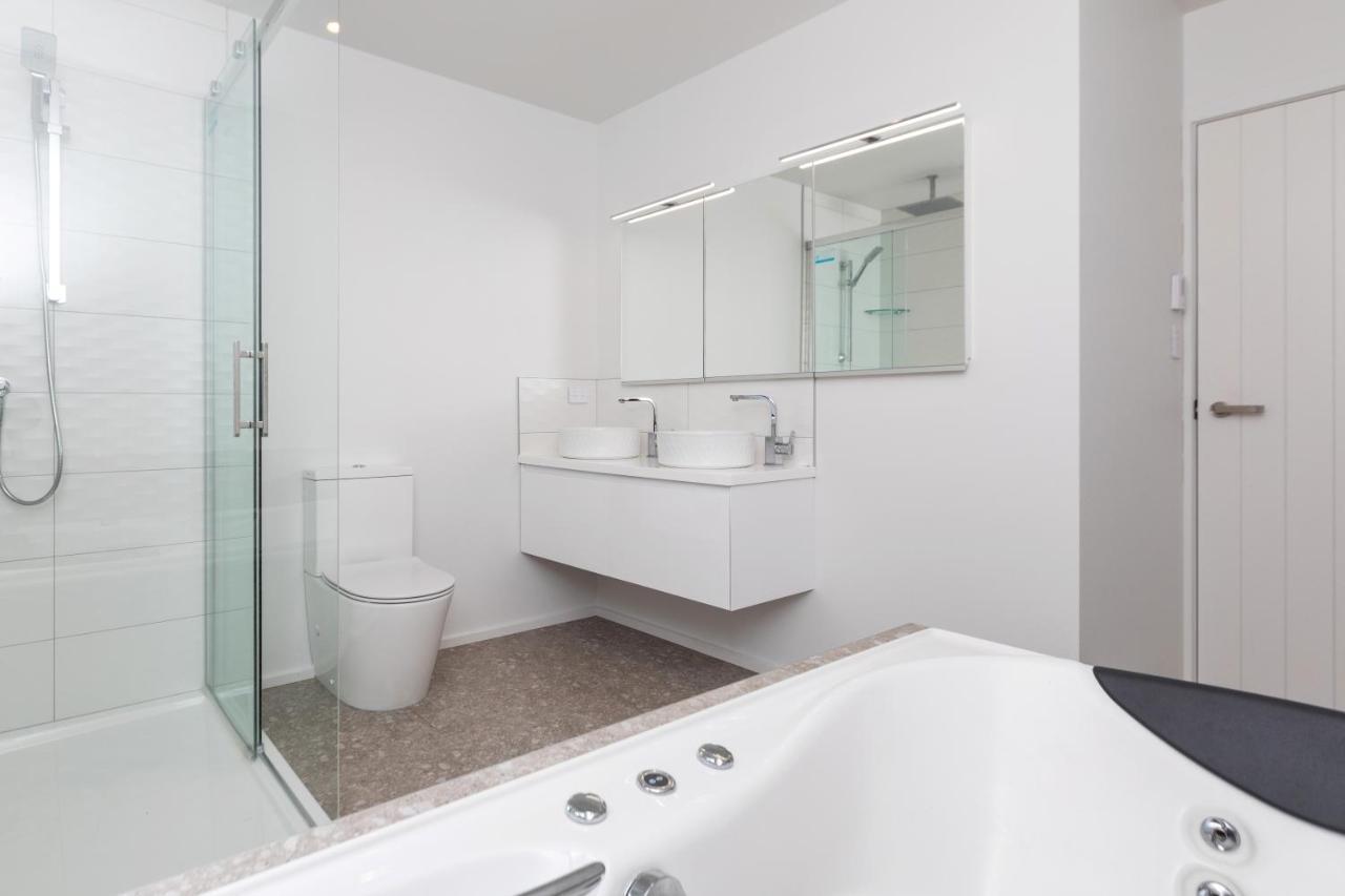 Oakura Beach Front Apartments מראה חיצוני תמונה